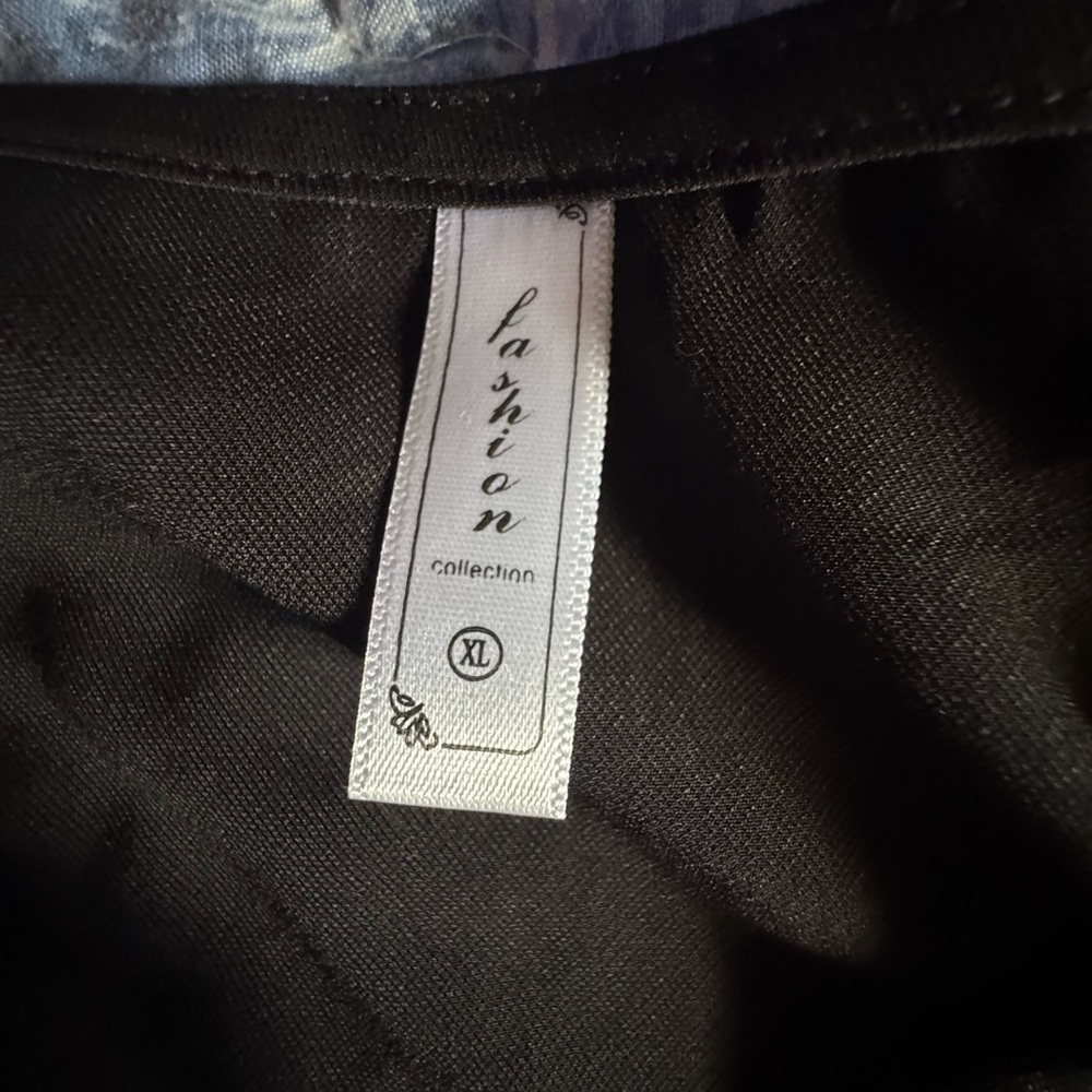 Elegant Black Button-Down Women's Top - Picture 5 of 8